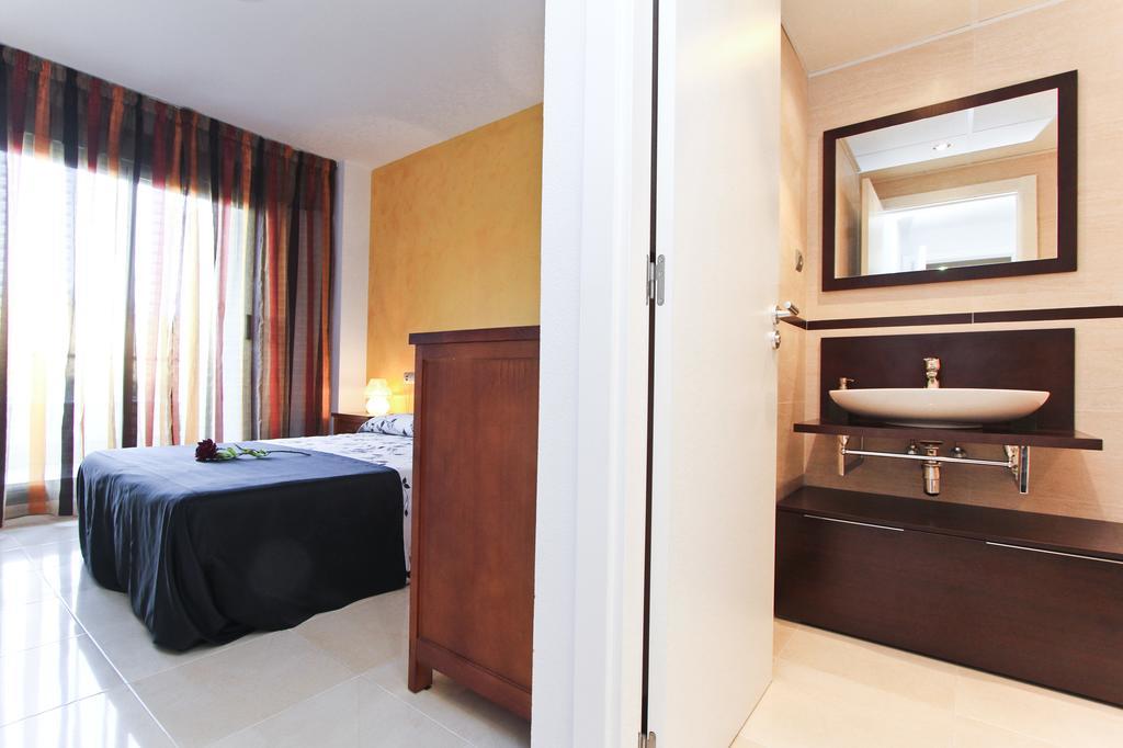 J Tramuntana Planet Costa Dorada Apartment Salou Cameră foto